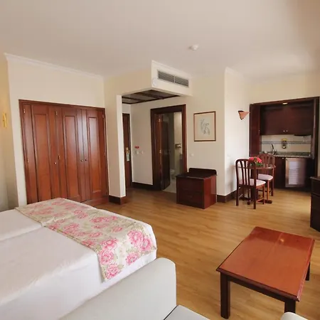 Otel Jardins Da Ajuda 4*