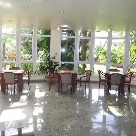 阿约达花园套房酒店 4* 丰沙尔