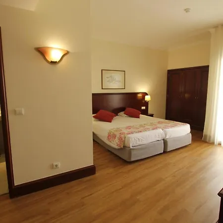 호텔 Jardins Da Ajuda 4*