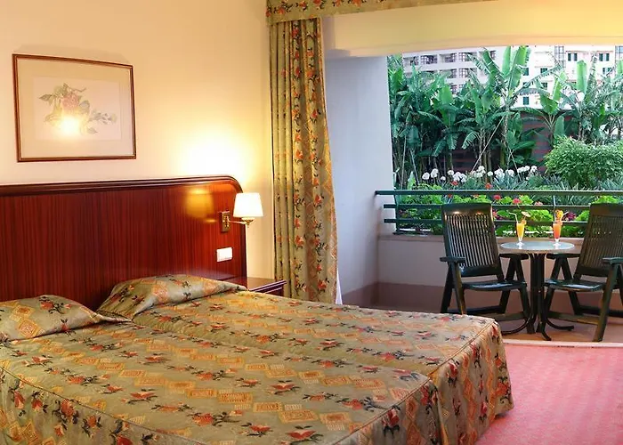 Hotel Jardins Da Ajuda 4*
